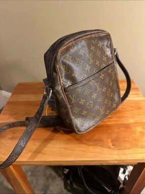 Authentic Louis Vuitton Cross Body Monogram bag